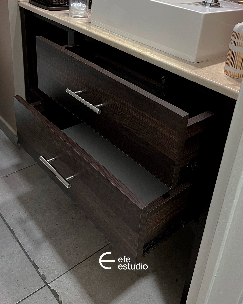 Vanitory con cajones, mueble entregado
